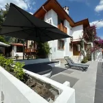 Tomsan Villa